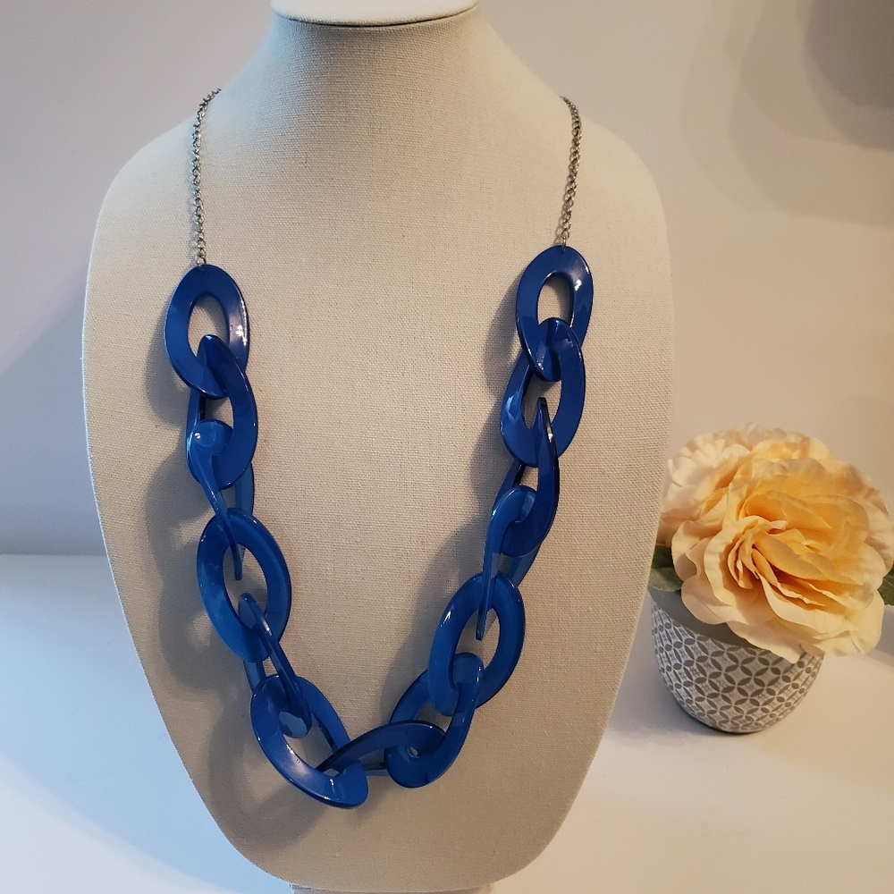 The Limited Acrylic Royal Blue Necklace
